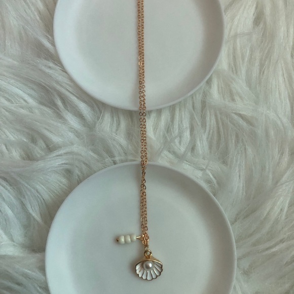THREE white/gold beach theme fabulous layered necklaces - Picture 3 of 9